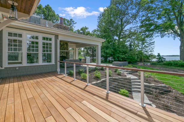 Decks contractor services in St. Louis, Missouri